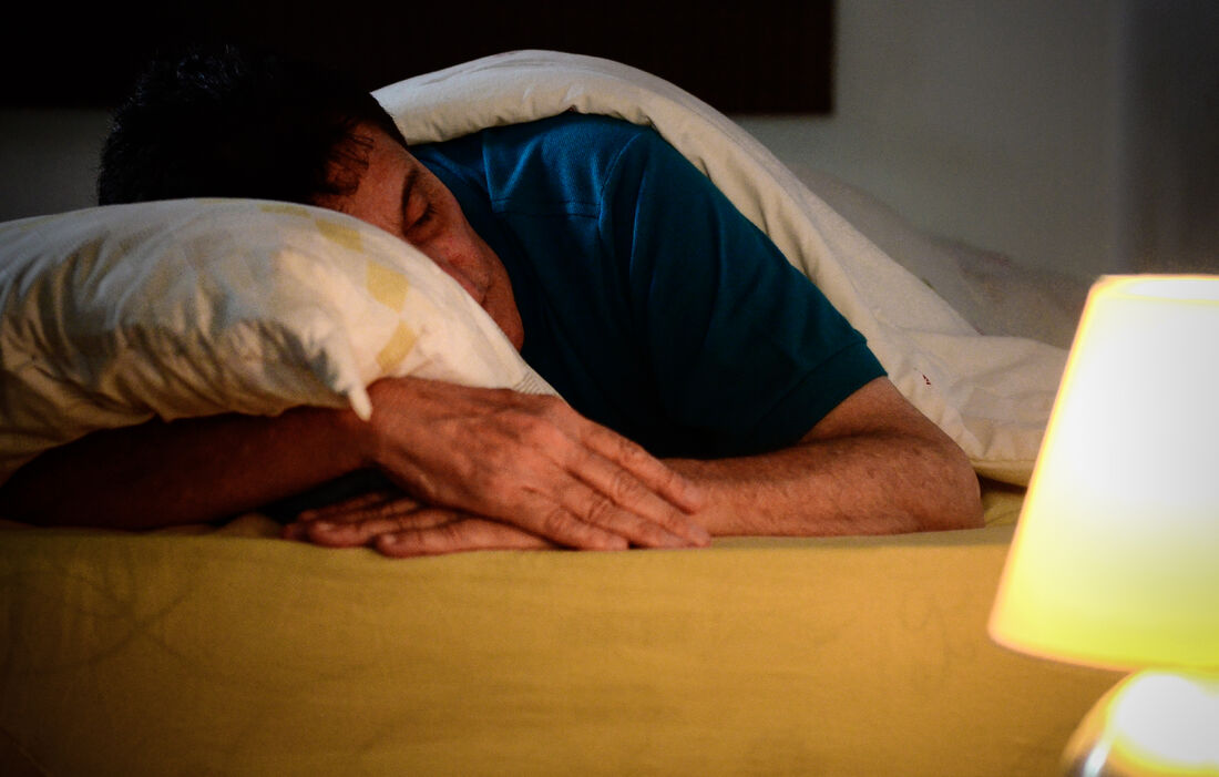 Pessoas com apneia do sono não conseguem ter um sono reparador devido às interrupções constantes da respiração