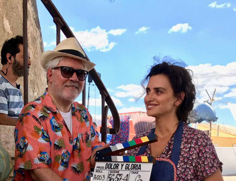 Almódovar admitiu estar "emocionalmente nu" neste filme, que é o seu vigésimo primeiro