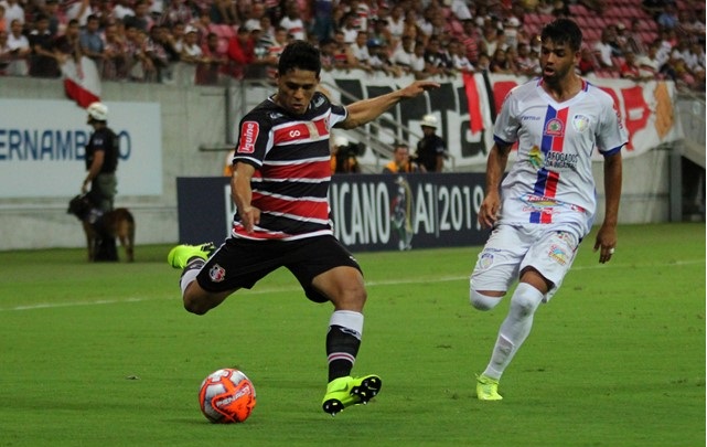 Augusto Potiguar, lateral-direito do Santa Cruz