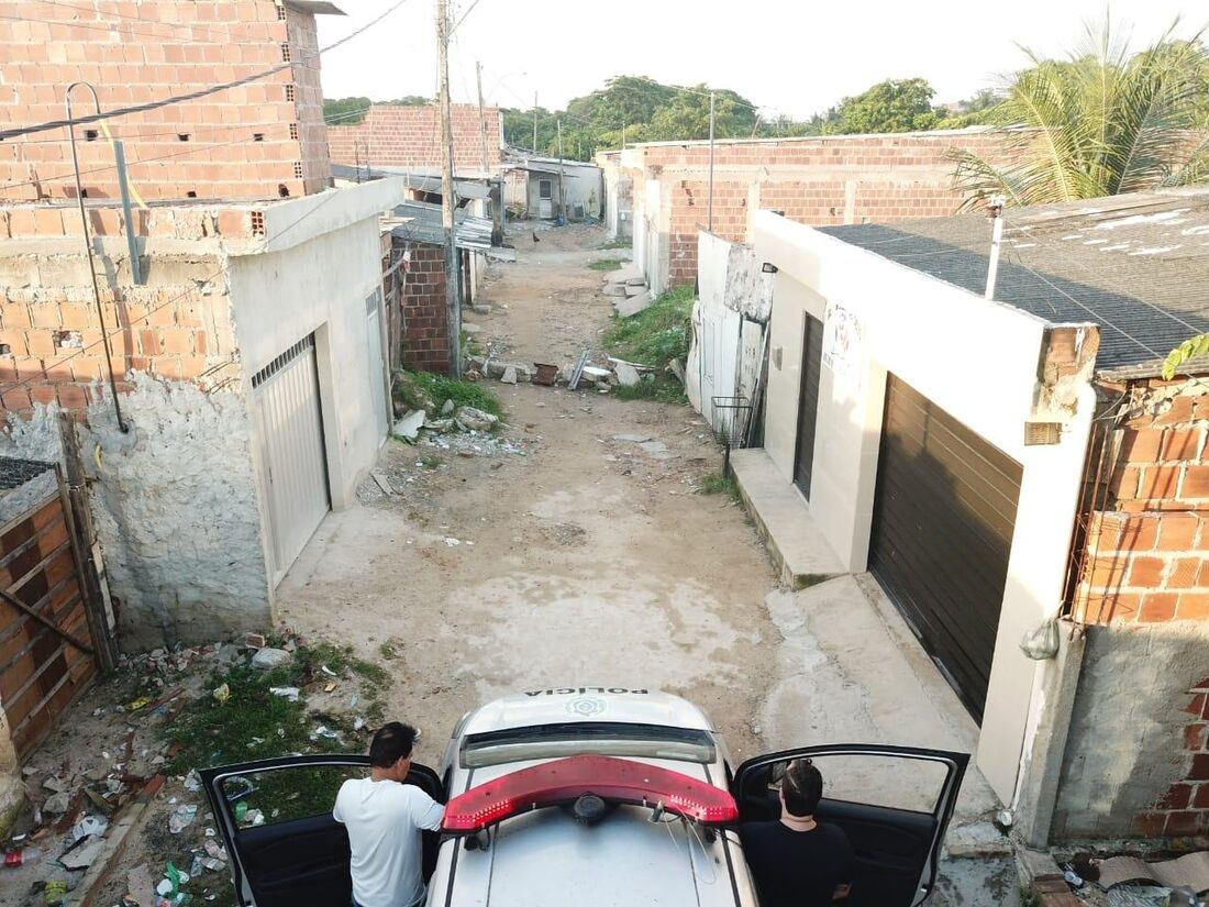 Imagens aéreas mostram obstáculos.