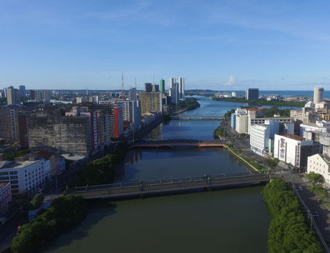 Recife em dia de sol