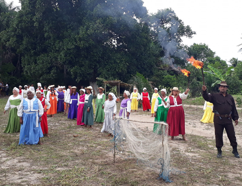 A peça é encenada no distrito desde 1993. 