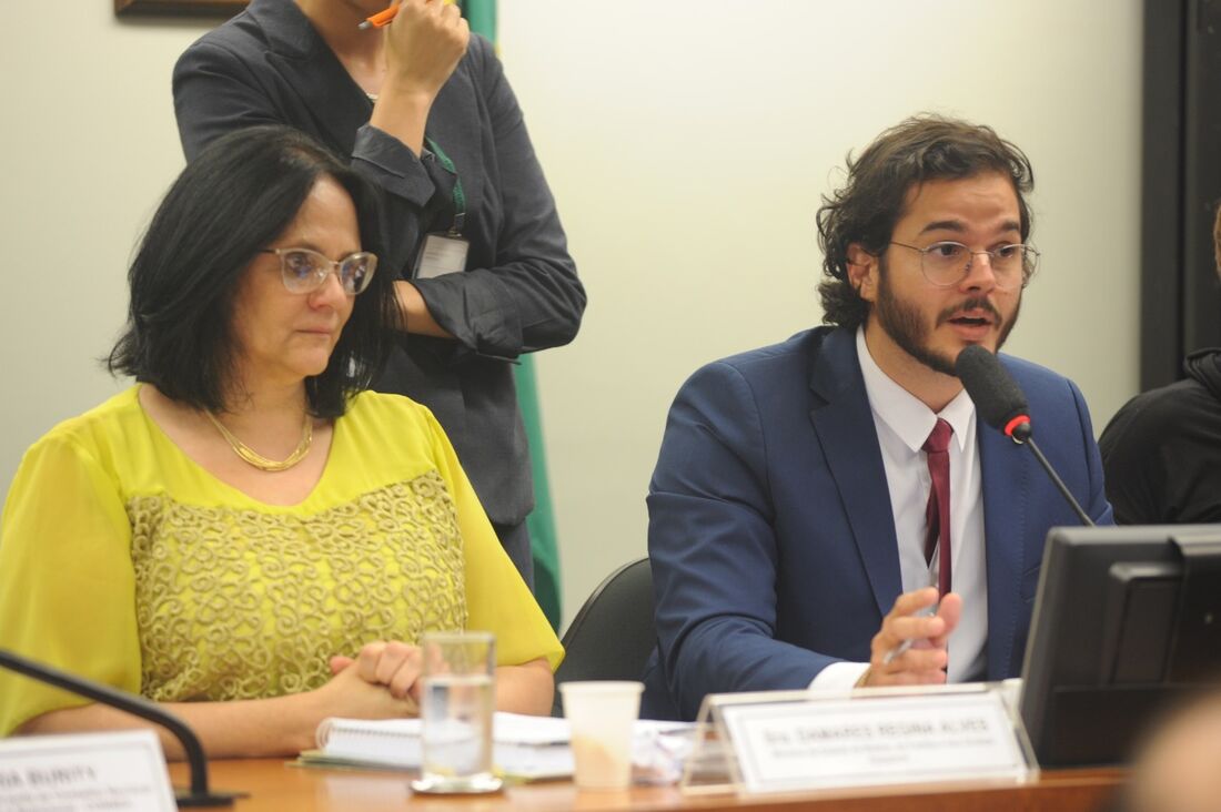 Túlio Gadêlha (PDT) ironizou a Mulher, Família e Direitos Humanos, Damares Alves, em audiência na Comissão de Direitos Humanos.