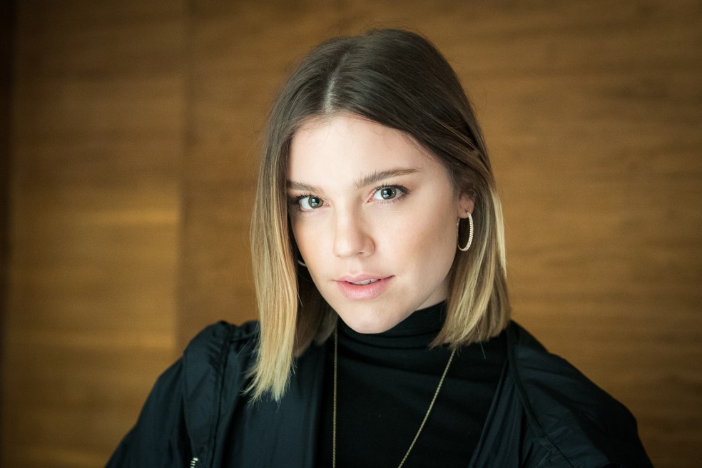 Dalila disfarçada de Basma em 'Órfãos da Terra'