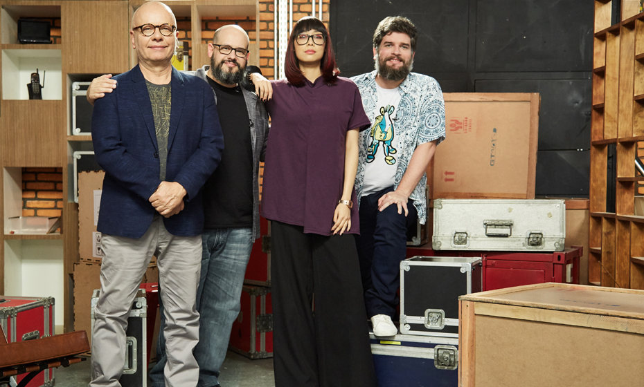 Marcelo Tas (apresentador) e os jurados, Ricardo Cavallini, Rita Wu e Edgar Andrade