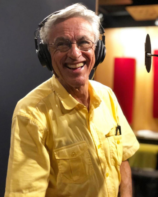 Olavo de Carvalho registrou uma queixa-crime contra Caetano Veloso após um artigo publicado pelo músico na Folha de S.Paulo