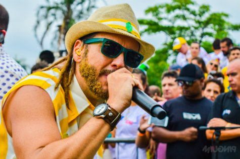 Cantor Tato da banda Falamansa