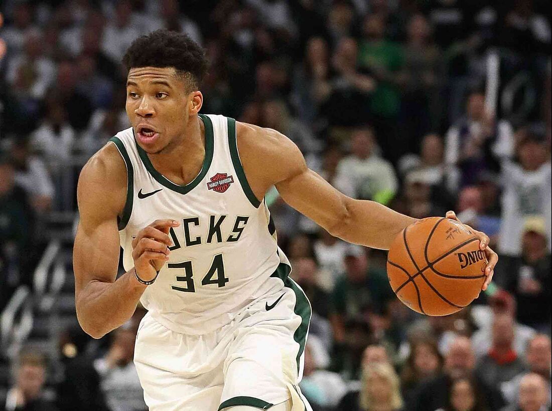 Antetokounmpo, líder do Milwaukee Bucks, fez reflexão sobre como vencer e perder no esporte de alto rendimento 