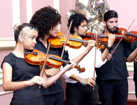 Orquestra de Cordas do Movimento Pró-Criança.