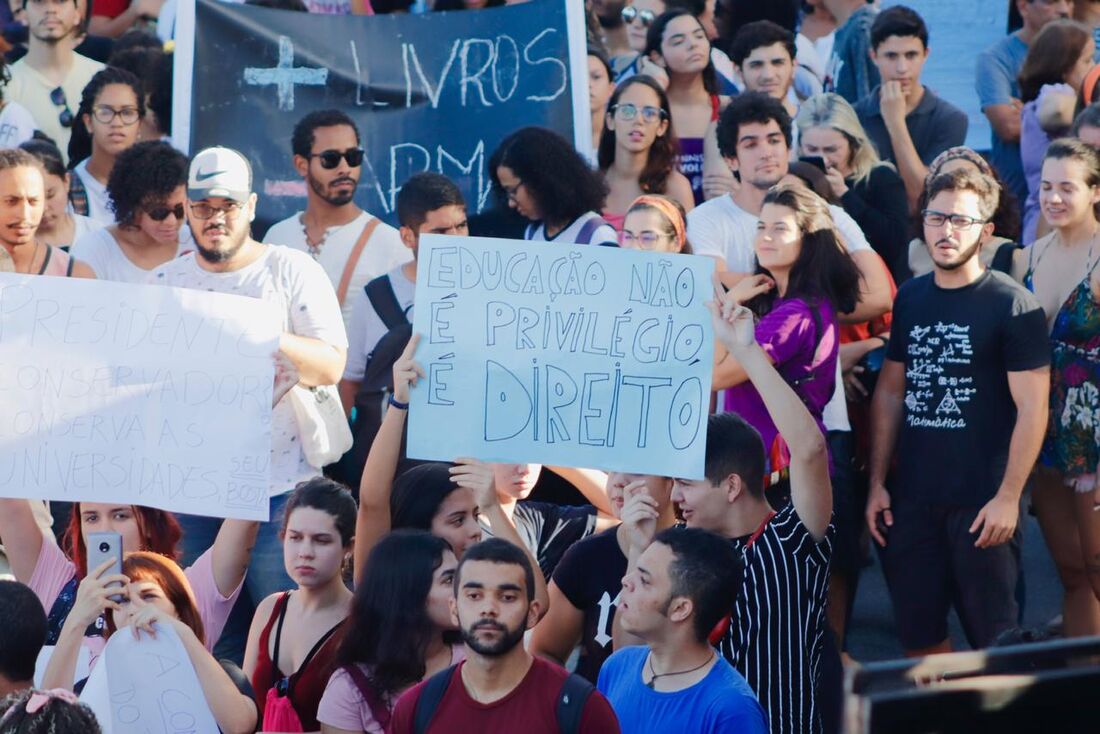 Passeata da greve pela educação