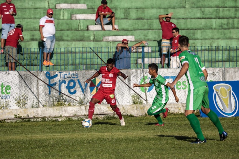Duelo entre América/PE e América/RN