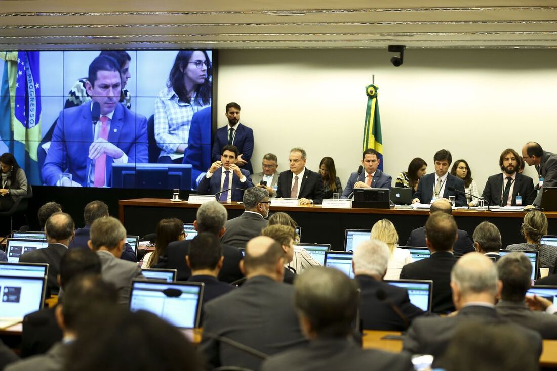 Sessão de comissão da Câmara dos Deputados