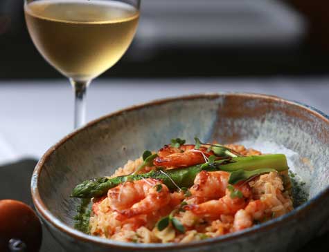 Risoto Amado, do Ponte Nova, é famoso pelos camarões grelhados