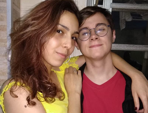 Rafael Miguel e a namorada Isabela Tibcherani