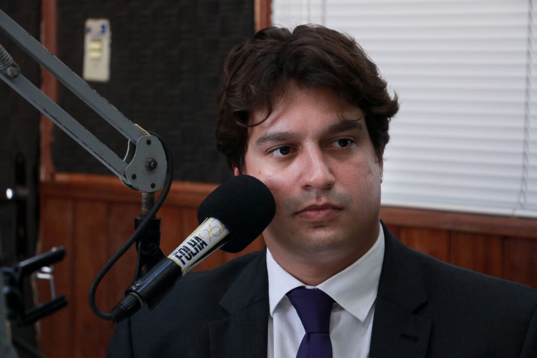 Deputado estadual Lucas Ramos (PSB), em entrevista à Rádio Folha.
