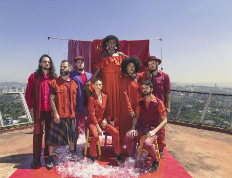 Liniker e Os Caramelows