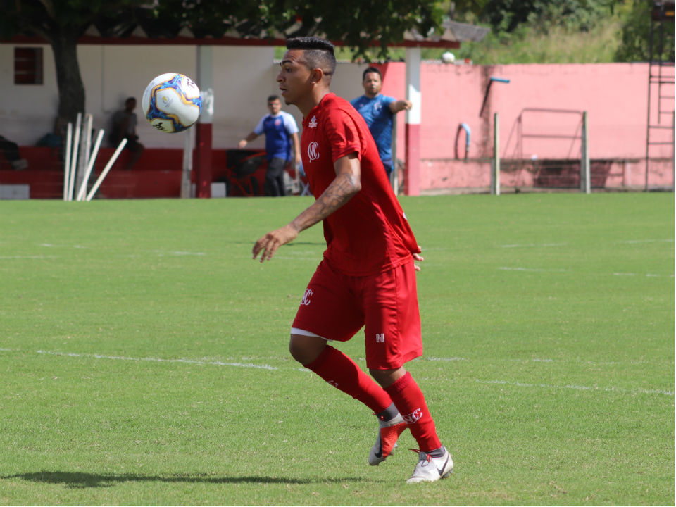 Luiz Henrique, formado na base do Náutico