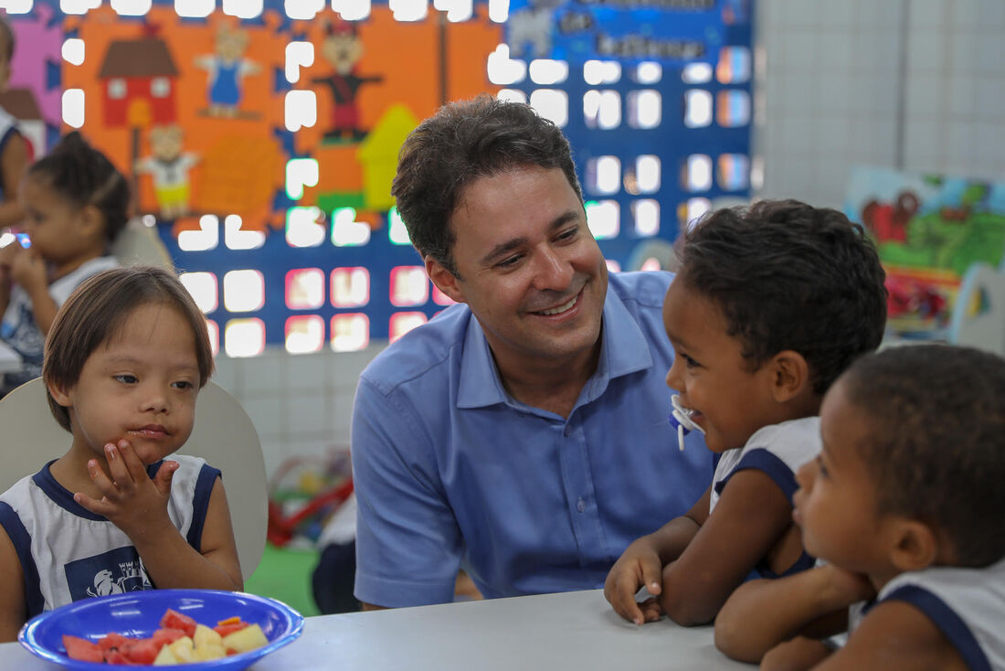 O gestor destacou o empenho da equipe em realizar um trabalho diferenciado, tendo como lema o compromisso com a população