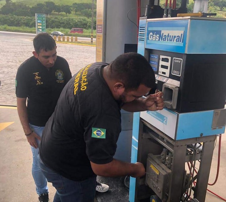 De acordo com o Ipem, fiscalizações como essa acontecem obrigatoriamente quando os equipamentos dos estabelecimentos passam por reparo ou manutenção