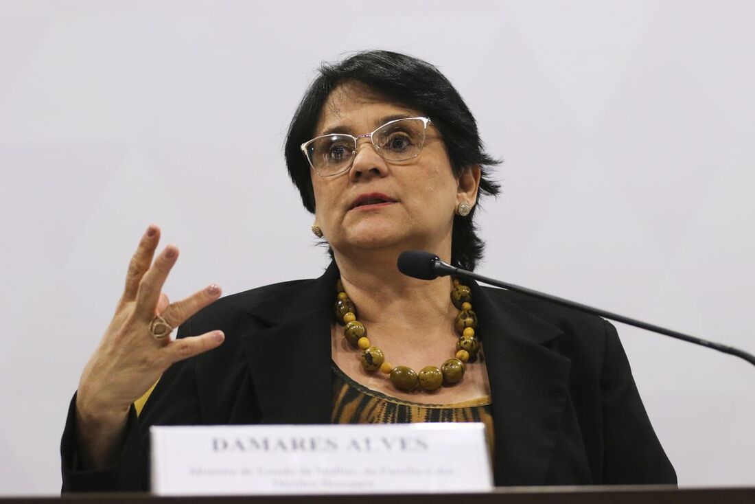 A ministra da mulher, da família e dos direitos humanos, Damares Alves