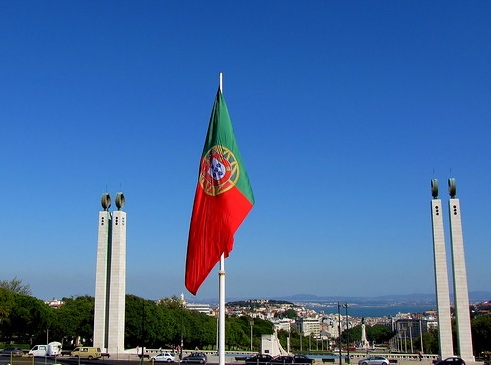 Bandeira de Portugal no mastro