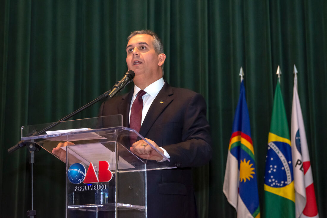 Bruno Baptista se alinha à posição da OAB Nacional, que entrou com uma ação no Supremo para garantir isonomia no tratamento dado a todos que acessam fóruns e tribunais