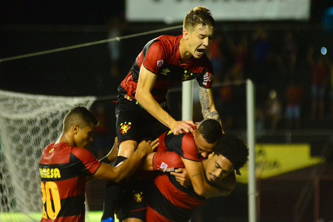 Charles foi o autor do gol que recolocou o Sport na frente do placar