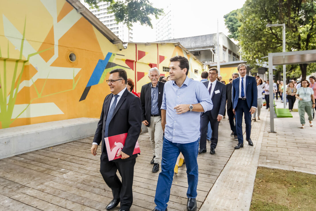 Projeto Calçada Legal tem o objetivo de requalificar 134 km de passeios públicos no Recife