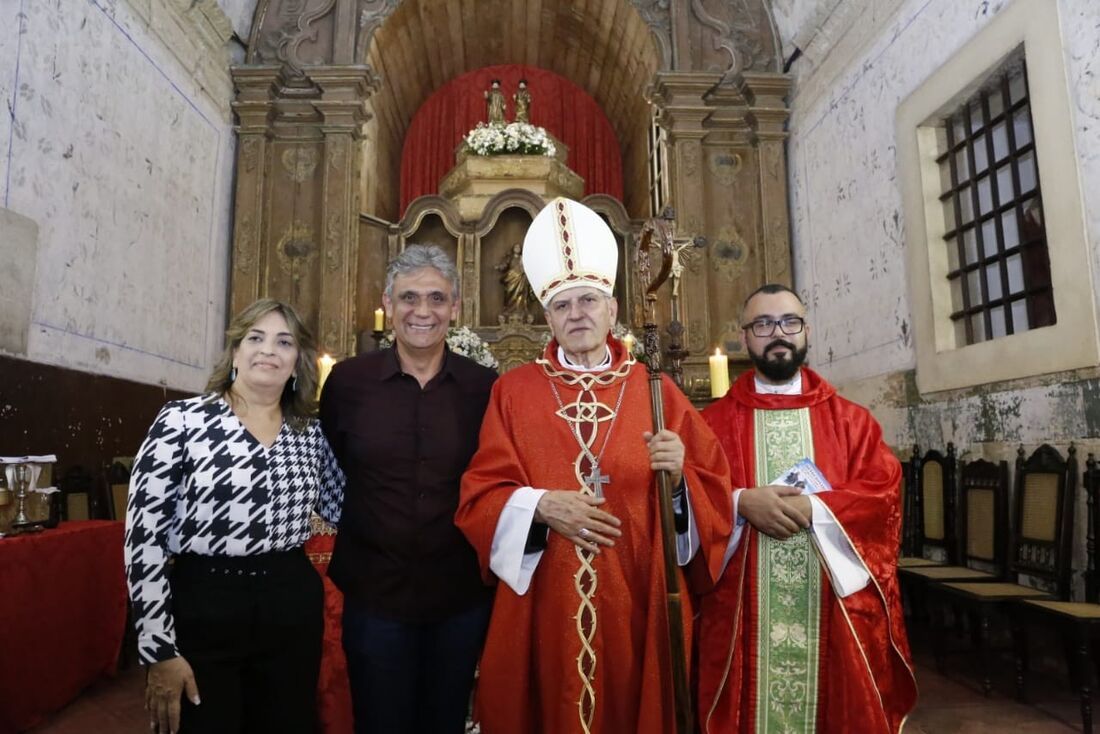 O arcebispo Dom Fernando Saburido agradeceu à Prefeitura de Igarassu, na pessoa do prefeito Mário Ricardo