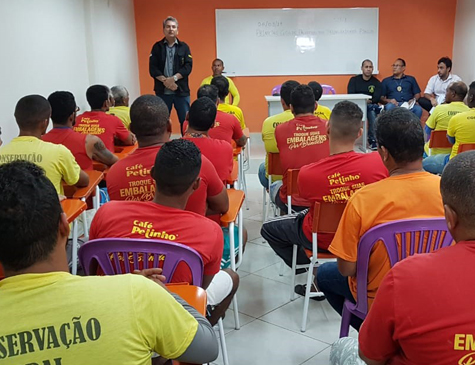 Os detentos receberam a primeira palestra na manhã desta sexta-feira (6)