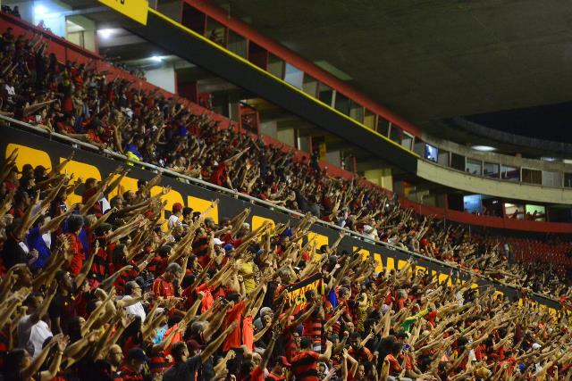 Torcida do Sport na Ilha do Retiro