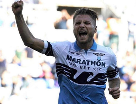 Immobile comemorando gol na temporada passada