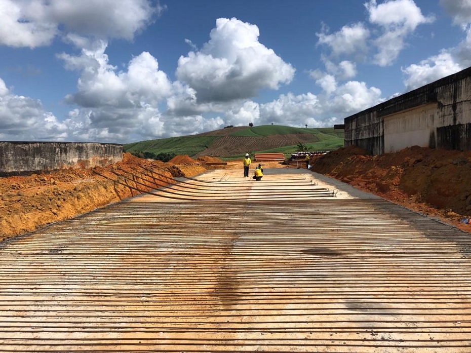 Obra da Compesa em Escada, na Mata Sul