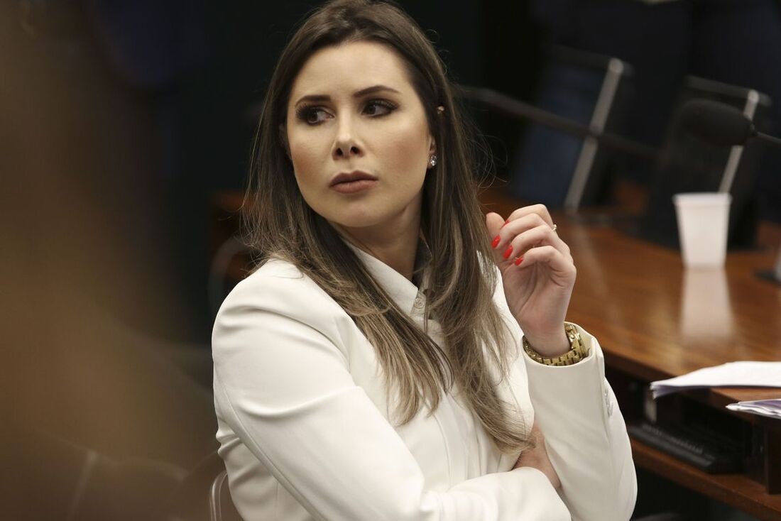 Caroline de Toni é comandada pela deputada bolsonarista Caroline de Toni (PL-SC)