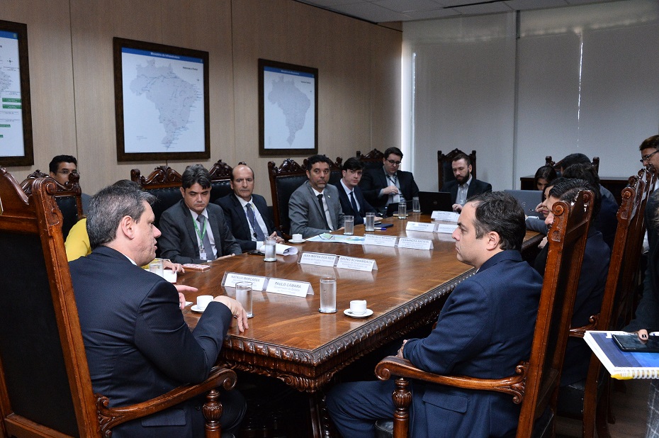 Em Brasília, Paulo Câmara apresentou os projetos estruturadores que necessitam de recursos 