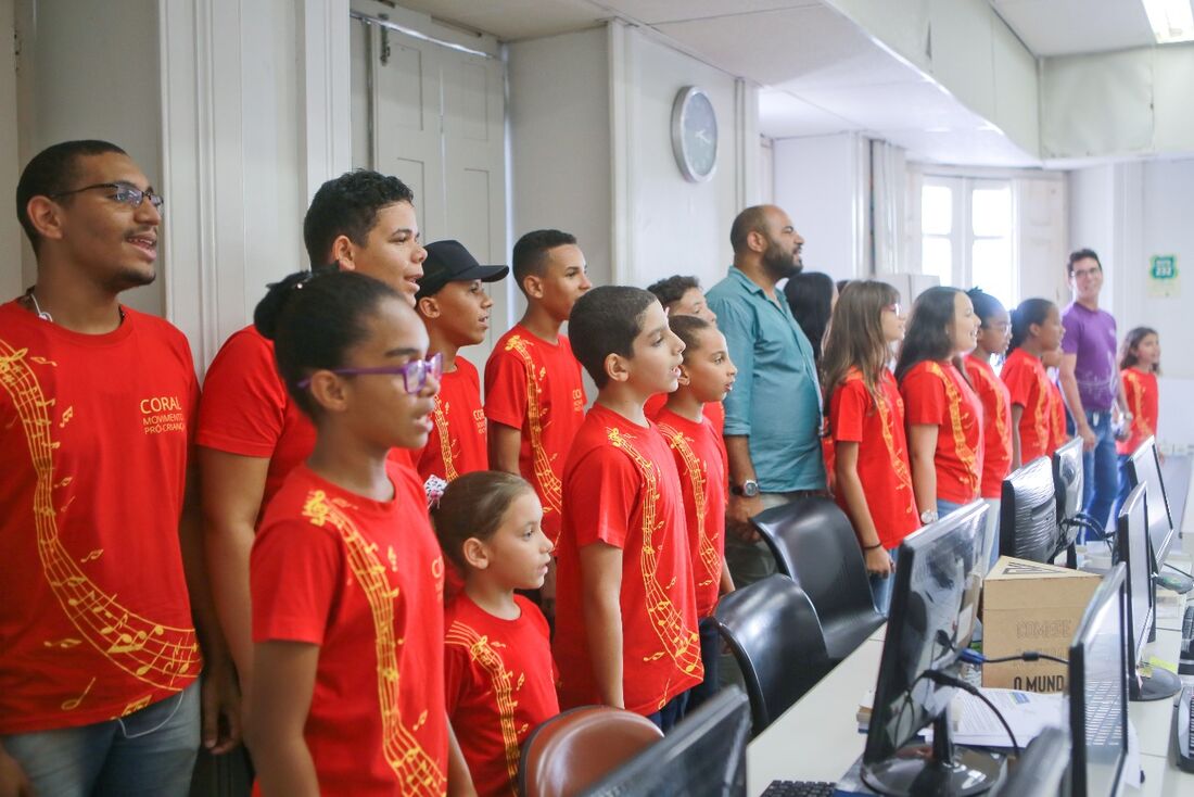 Integrantes do Coral do Movimento Pró-criança.