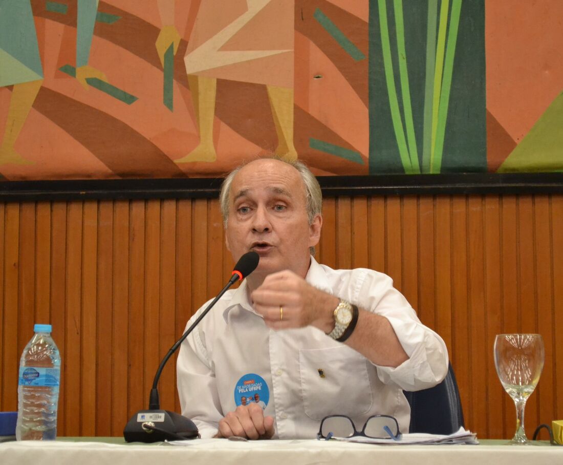 Marcelo Carneiro Leão é docente do Departamento de Química e vice-reitor da atual gestão