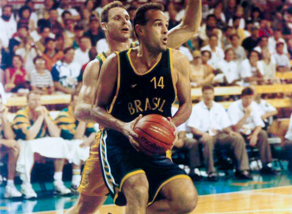 Oscar Schmidt: veja a biografia do maior jogador de basquete brasileiro de  todos os tempos!