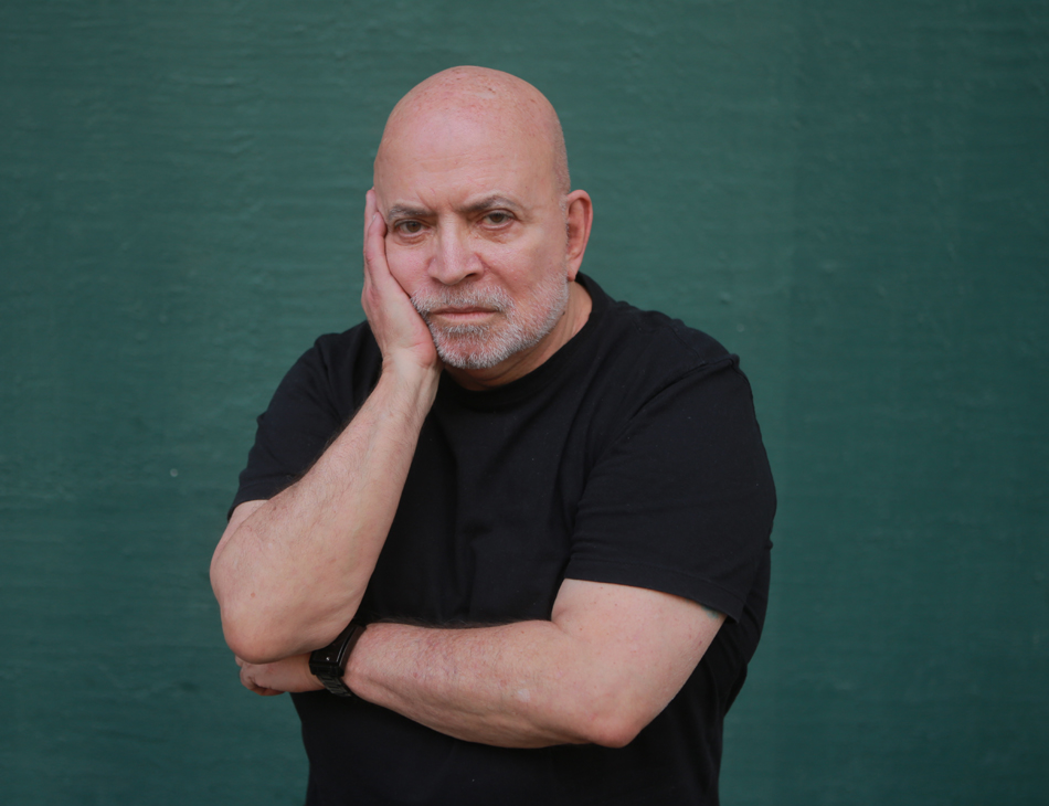 Livro de Marcelo Peixoto condensa poemas produzidos ao longo de seis décadas