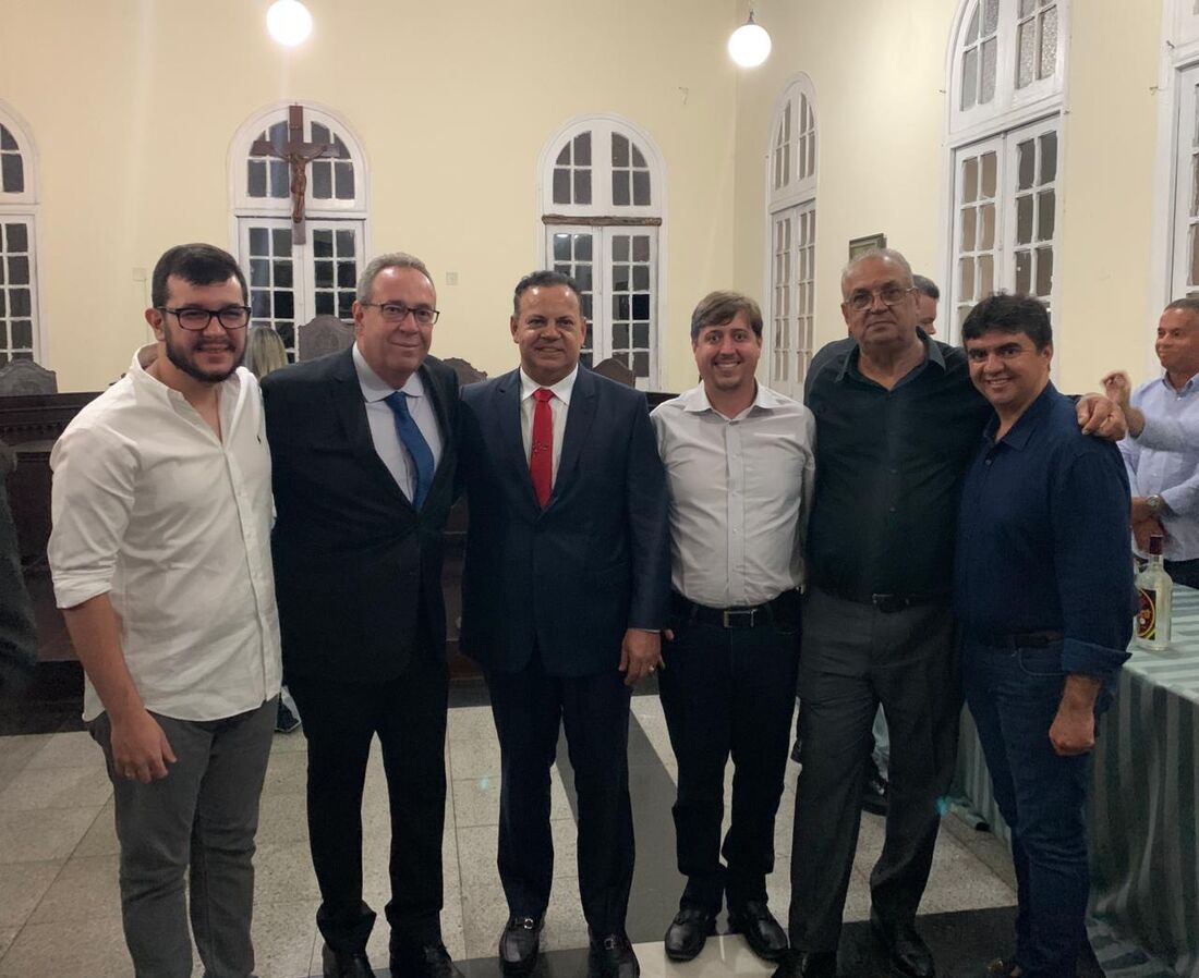 Deputado Álvaro Porto esteve em cerimônia no Palácio do Campo das Princesas 