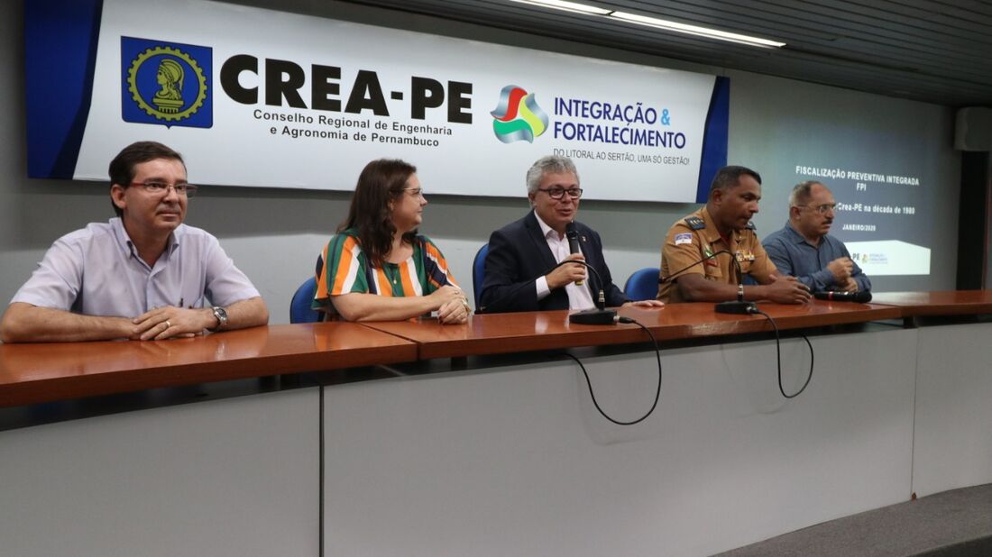 Coletiva de imprensa no Crea-PE