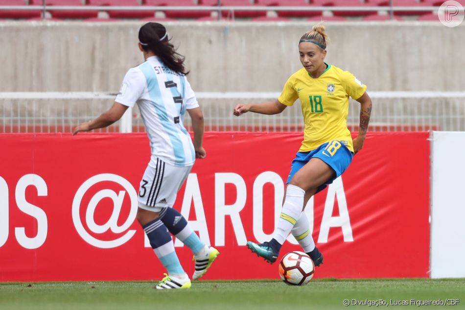 Thaisinha, jogadora de futebol