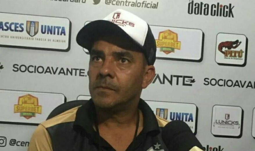 Evandro Guimarães é demitido do Central Folha PE