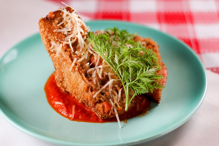 A lasanha empanada é ponto alto do Furetti, mesmo figurando a categoria de entradas