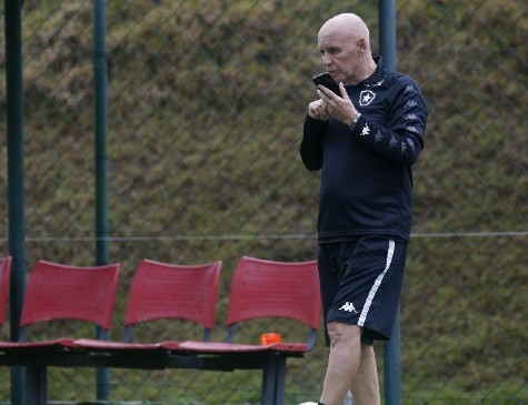 Valdir Espinosa, técnico campeão mundial com o Grêmio, morre aos