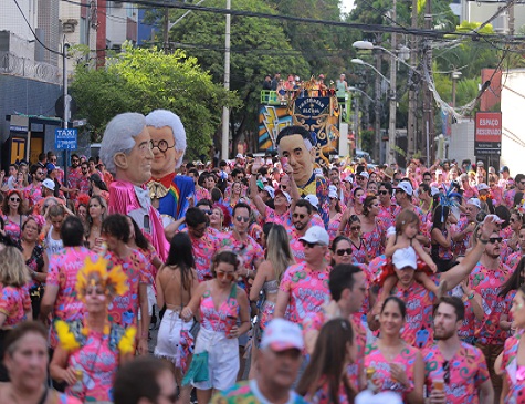 O bloco Passarela do Álcool