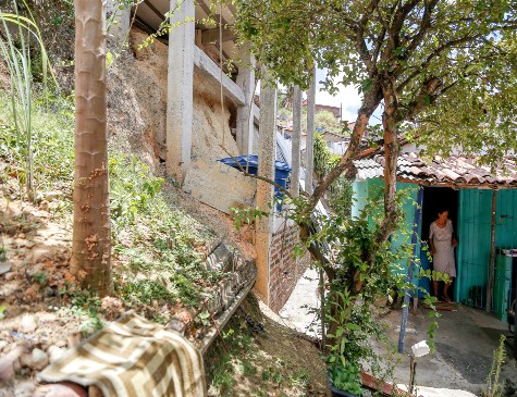 Laje foi construída entre três e seis meses por trás da casa de Lucilene, em Nova Descoberta