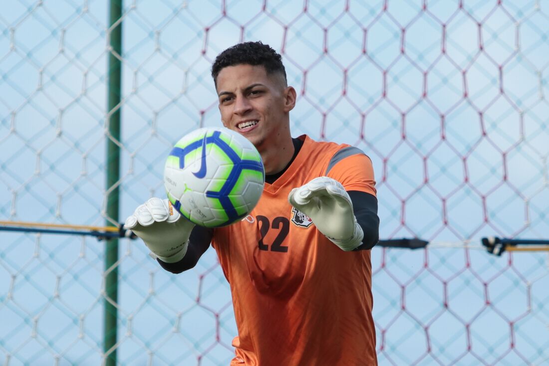 Maycon Cleiton, goleiro do Santa Cruz