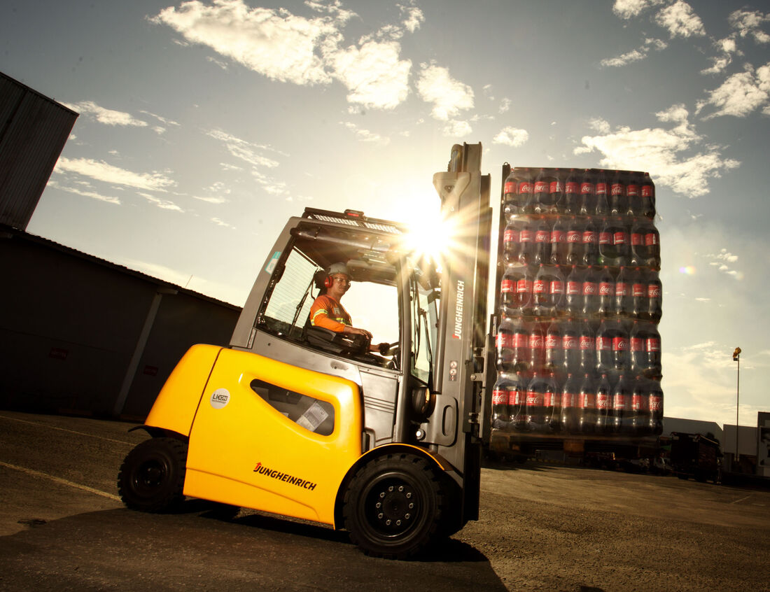 Solar Coca-Cola - diante do temor do etanol usado para refrigeração ter se misturado com a bebida, o governo interrompeu a produção no local e ordenou uma análise