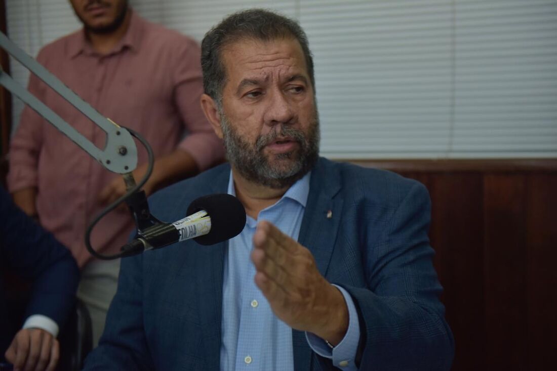 O ministro da Previdência Social, Carlos Lupi, em entrevista à Rádio Folha